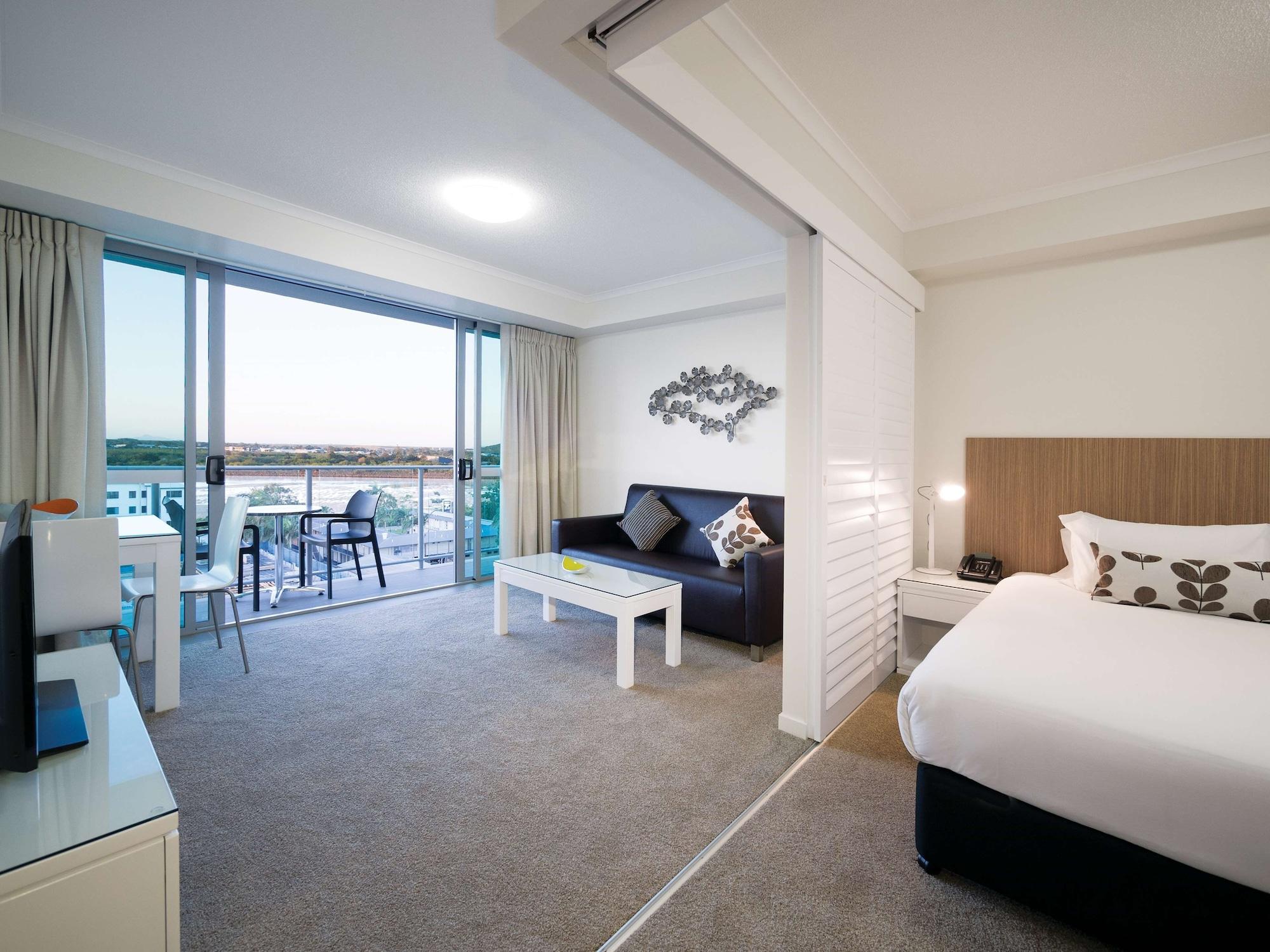 Oaks Mackay Rivermarque Hotel Exterior photo
