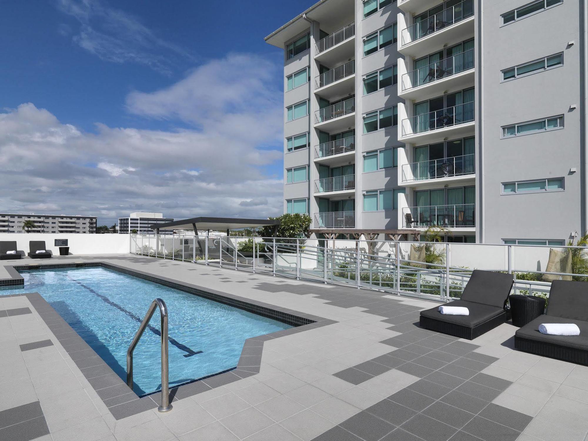 Oaks Mackay Rivermarque Hotel Exterior photo