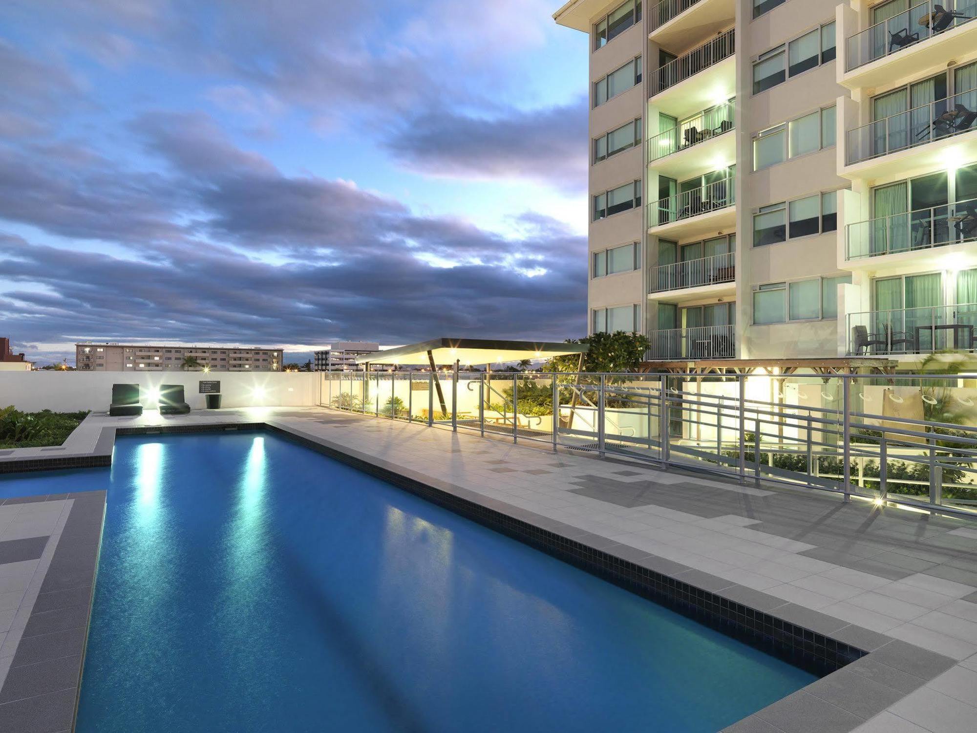 Oaks Mackay Rivermarque Hotel Exterior photo
